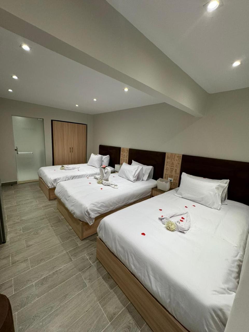 Khufu Pyramids Inn Nazlet el-Sîsi エクステリア 写真