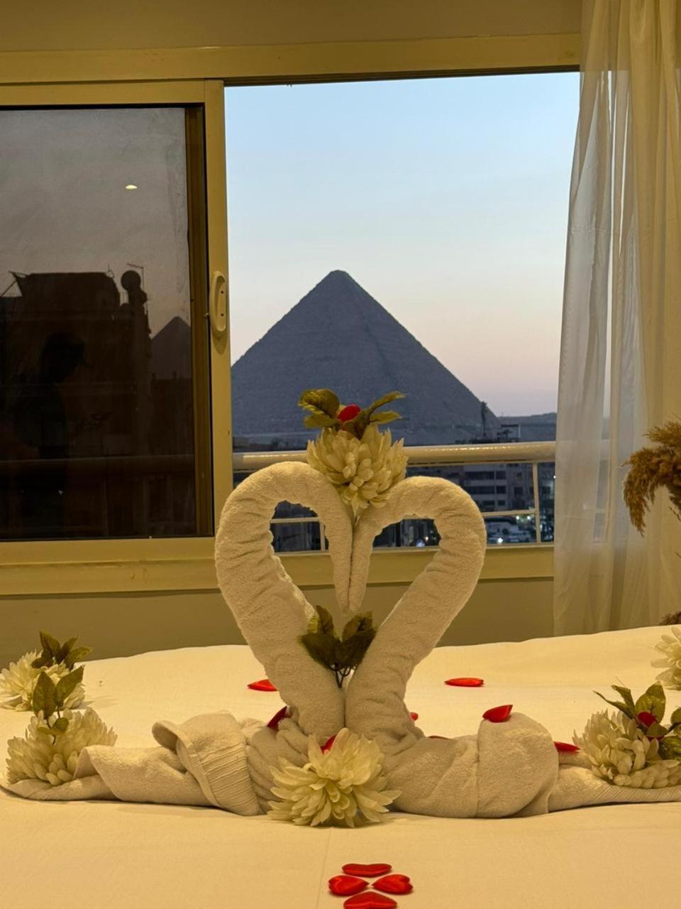 Khufu Pyramids Inn Nazlet el-Sîsi エクステリア 写真