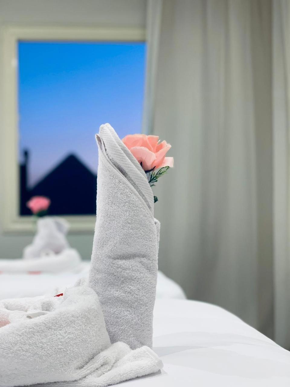 Khufu Pyramids Inn Nazlet el-Sîsi エクステリア 写真