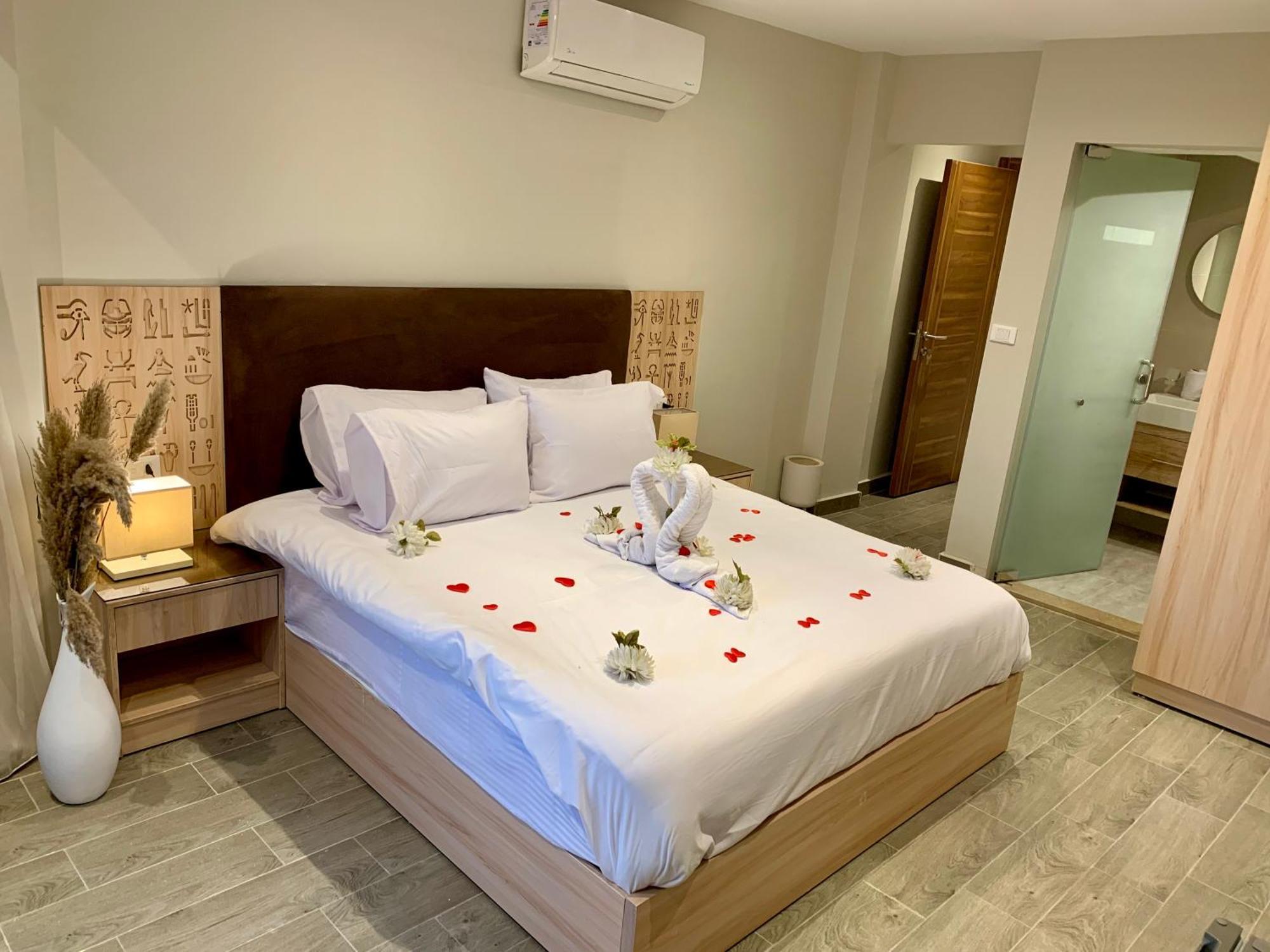 Khufu Pyramids Inn Nazlet el-Sîsi エクステリア 写真